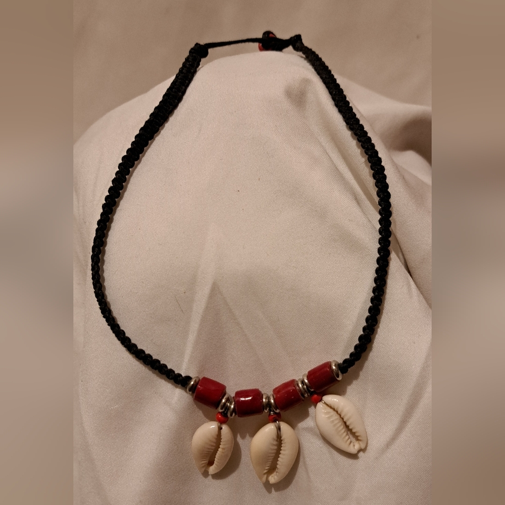 Black and Red Shell Pendant Necklace
